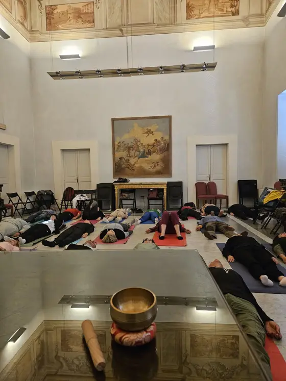 Incontri gratuiti di mindfulness nella Sala degli Specchi del Comune di Frascati